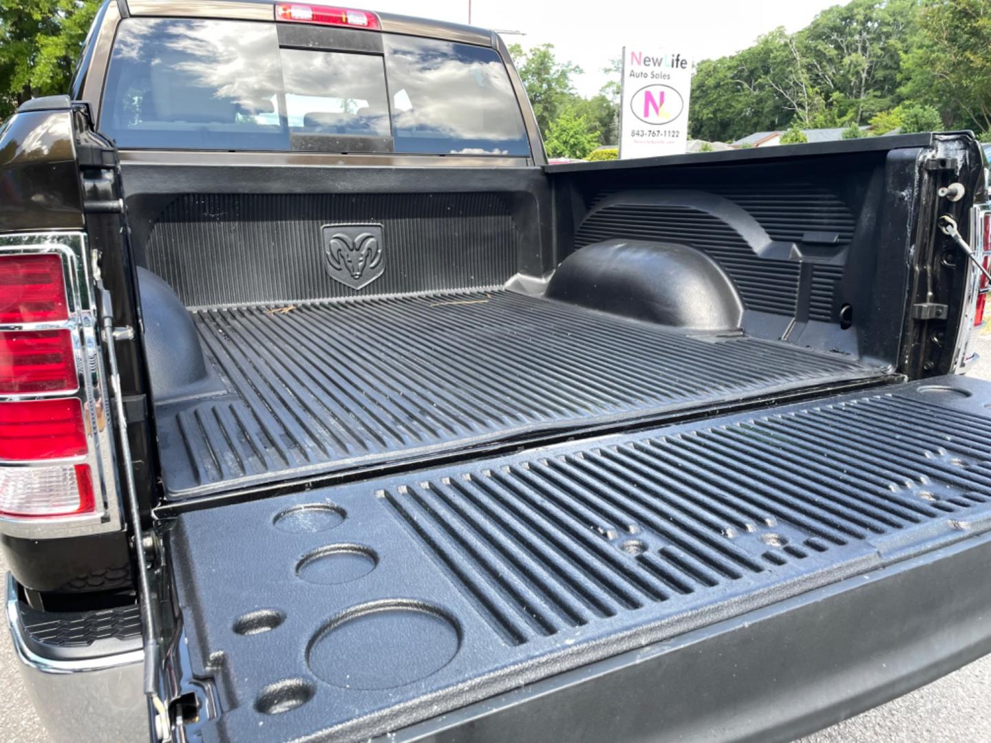 2013 BROWN RAM 1500 LARAMIE (1C6RR6NT8DS) with an 5.7L engine, Automatic transmission, located at 5103 Dorchester Rd., Charleston, SC, 29418-5607, (843) 767-1122, 36.245171, -115.228050 - Clean CarFax (no accidents reported!) Leather, Navigation, Backup Camera, CD/Sat/Bluetooth, Dual Climate Control, Power Everything (windows, locks, seats, mirrors), Heated/Cooled Seats, Heated Rear Seats, Heated Steering Wheel, Power Sliding Rear Window, Power Inverter, Push Button Start, Keyless E - Photo#13